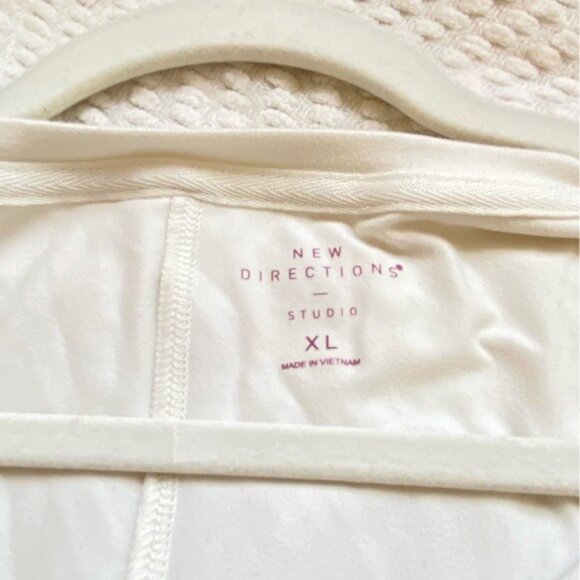 New Directions Soft Cream Tank Top Size XL - Picture 4 of 7